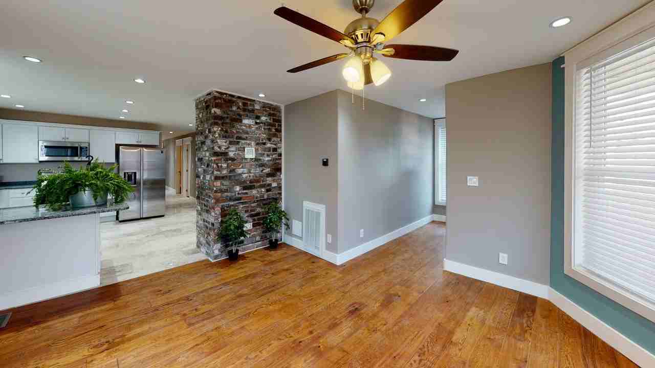 211 16th St - Photo 5 of 19