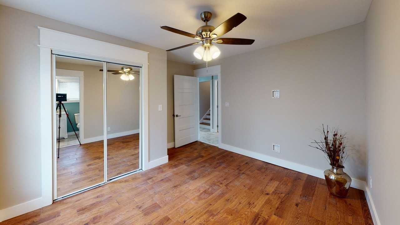 211 16th St - Photo 7 of 19