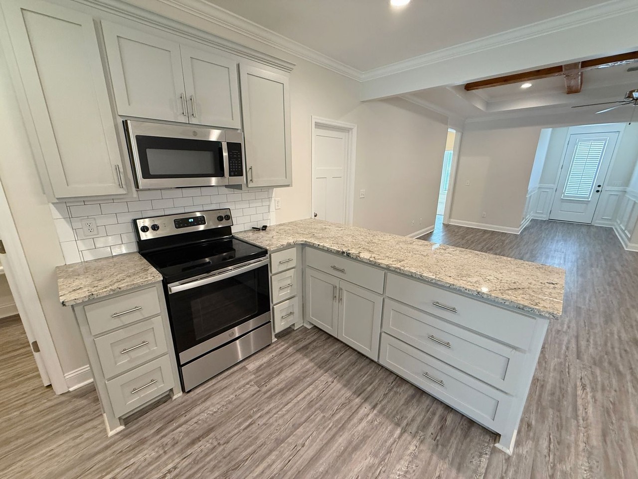 3815 Bettys Pl - Photo 6 of 27