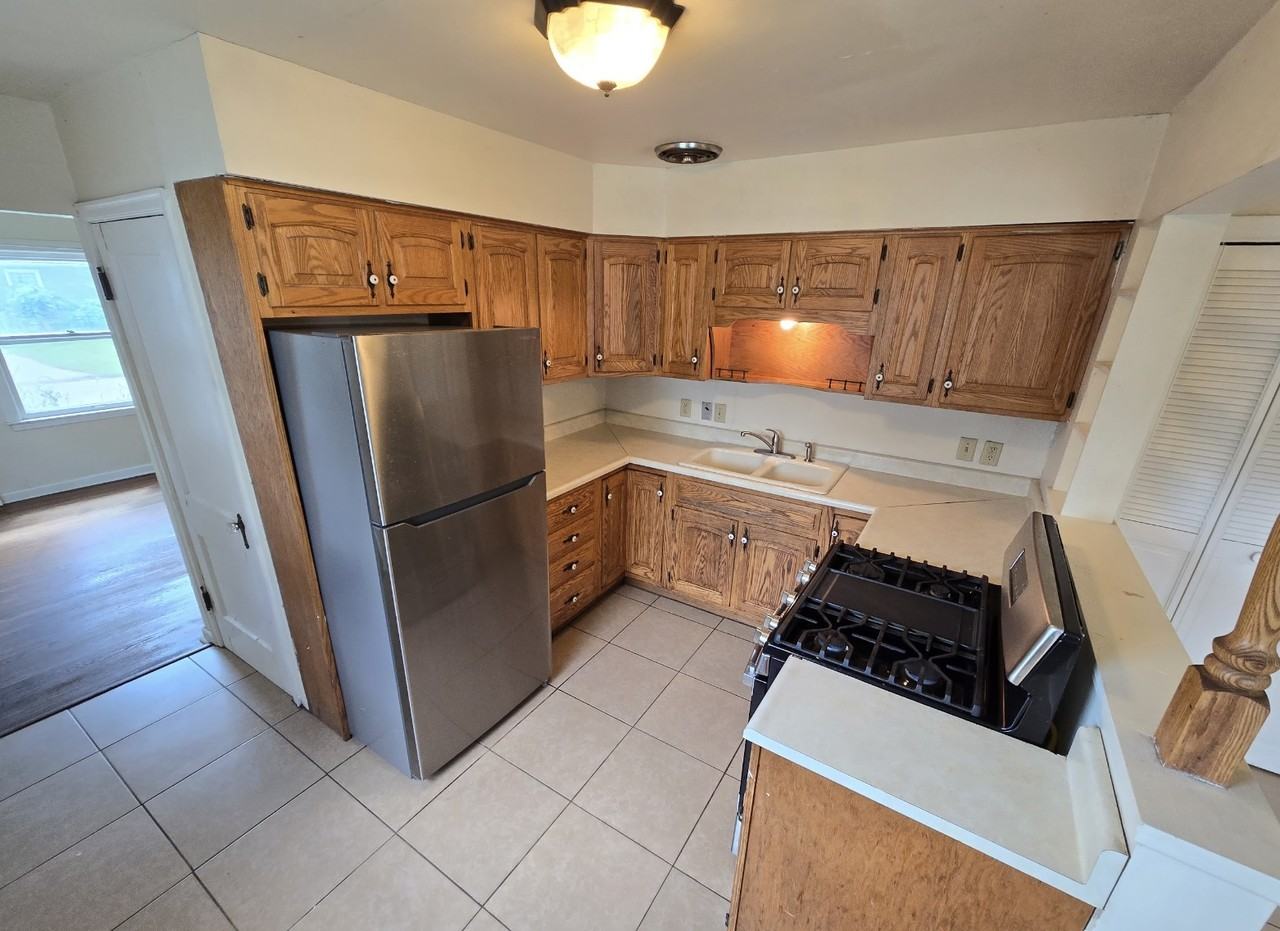 33 Berkshire Dr #NA - Photo 2 of 7