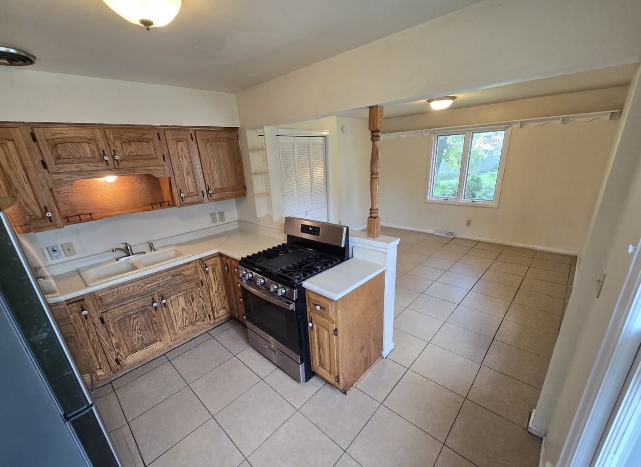 33 Berkshire Dr #NA - Photo 3 of 7