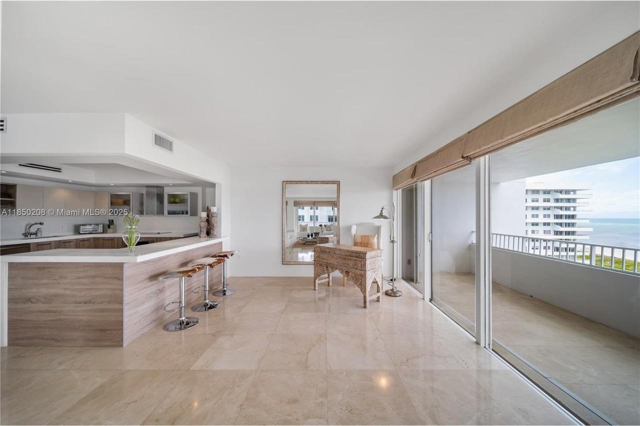 199 Ocean Lane Dr #901 - Photo 3 of 21