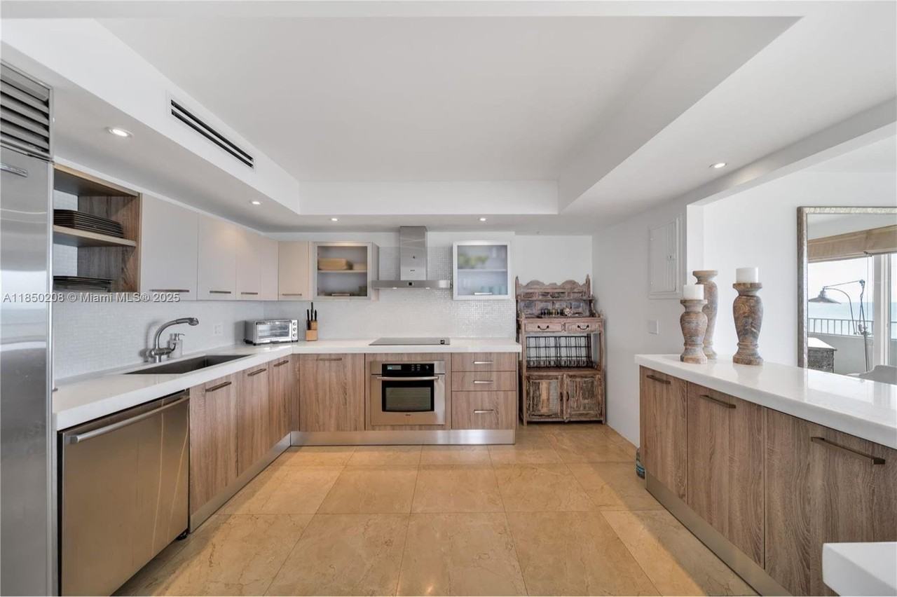 199 Ocean Lane Dr #901 - Photo 7 of 21