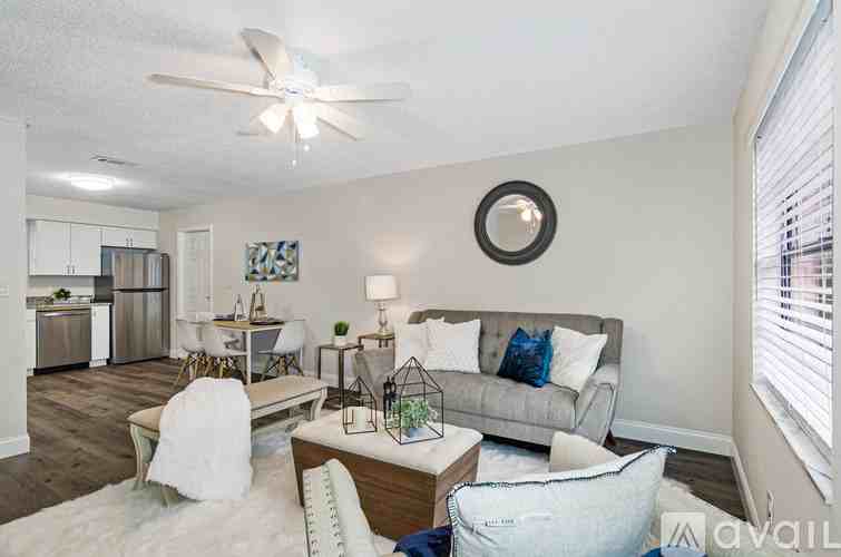 7806 Colonial Club Ct #3A - Photo 3 of 14