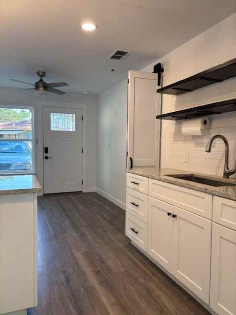 411 8th St #C - Photo 3 of 15
