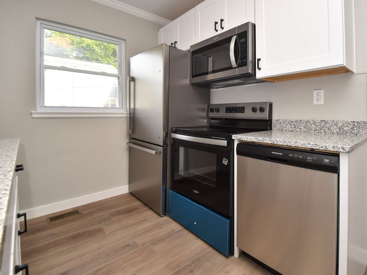 2500 Miller Park Cir - Photo 7 of 14