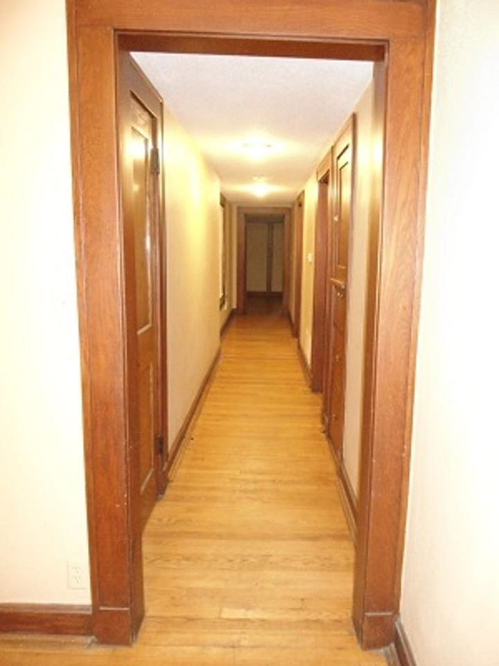 Brown Apartments - 1238 - Photo 6 of 18