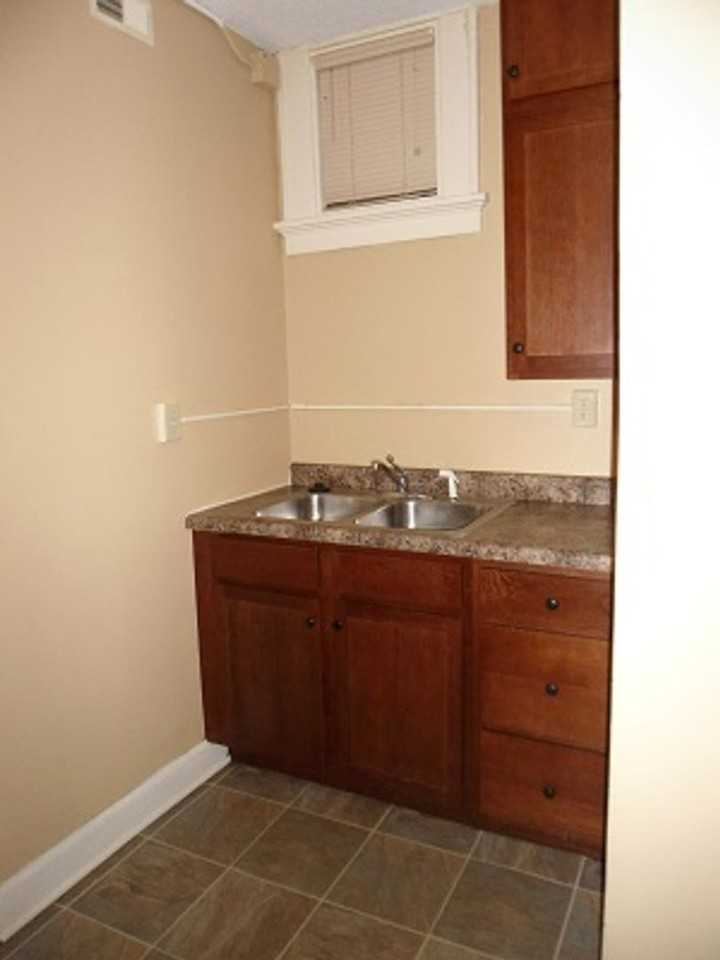 Brown Apartments - 1238 - Photo 7 of 18