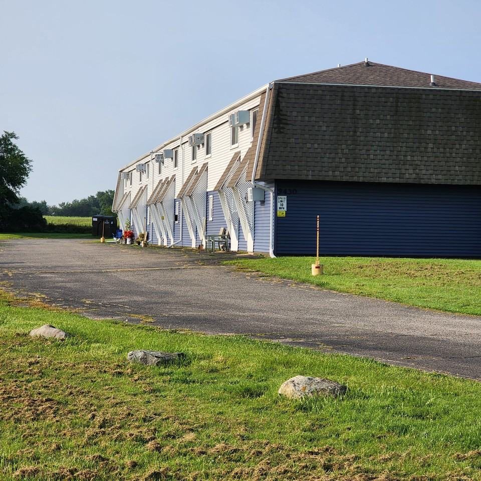 21 E. Michigan #B - Photo 3 of 10