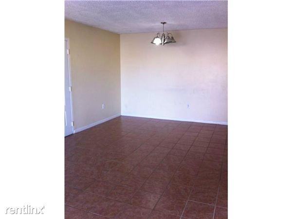 7411 SW 152nd Ave - Photo 2 of 9