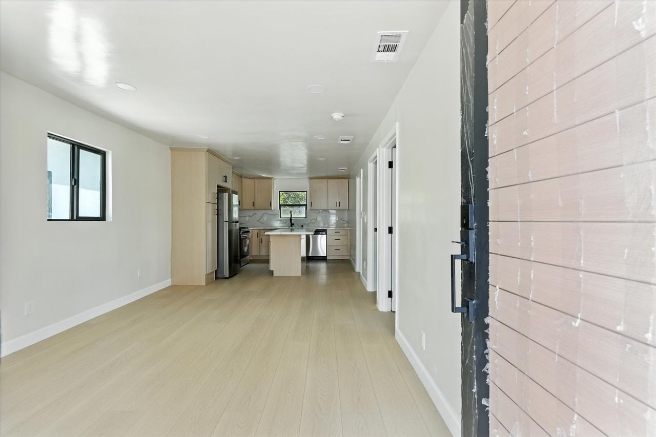 1170 Wilton Place - Photo 3 of 21