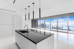 featured image of SE 2nd St & Biscayne Blvd