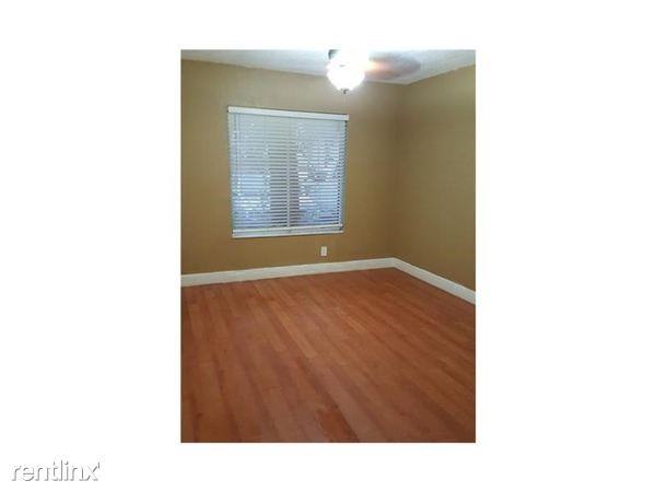 9432 SW 140th Ct - Photo 3 of 10