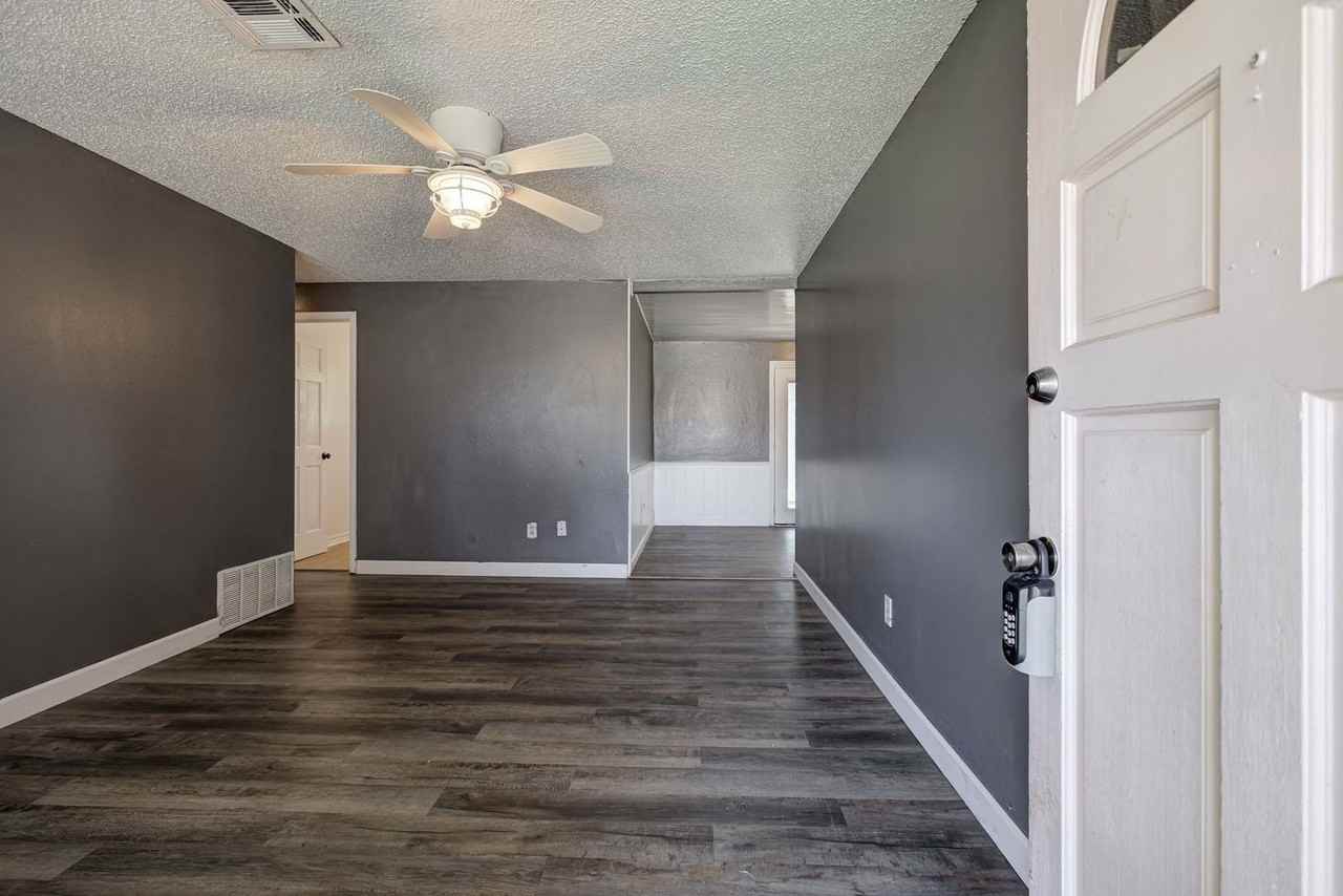 1117 South Howard Avenue - Photo 7 of 33