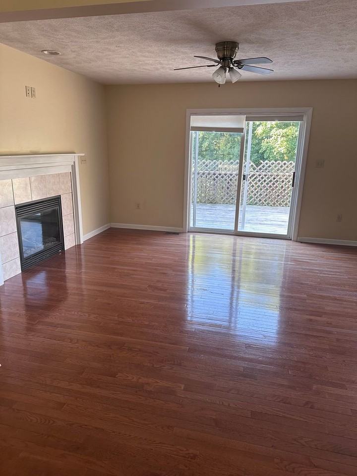 126 Wiltshire Dr - Photo 3 of 15