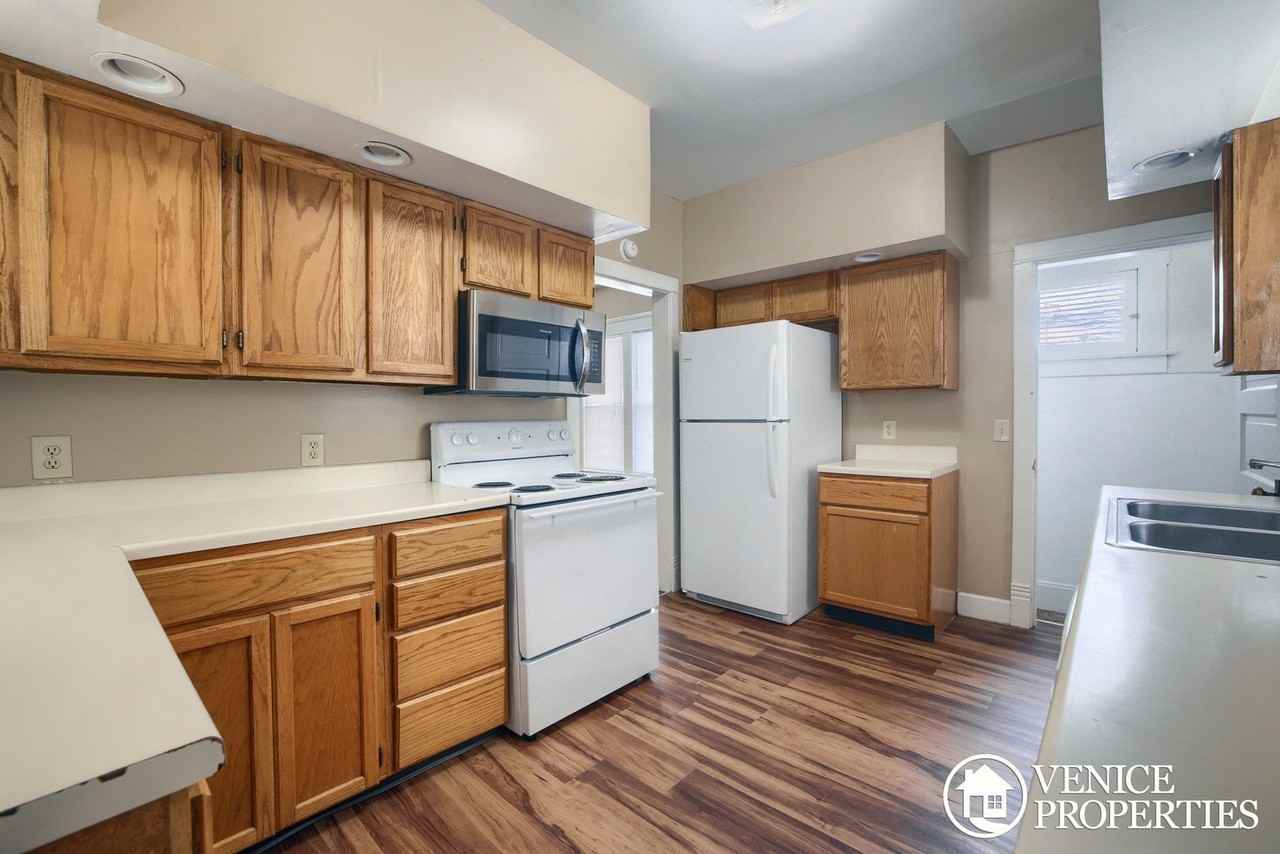 2188 Indiana Ave - Photo 6 of 23