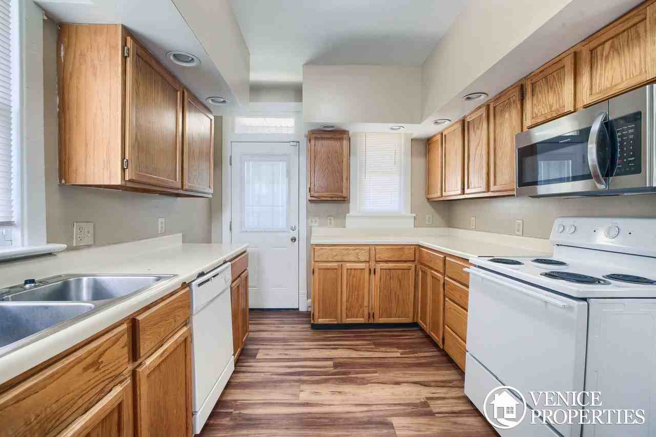 2188 Indiana Ave - Photo 7 of 23