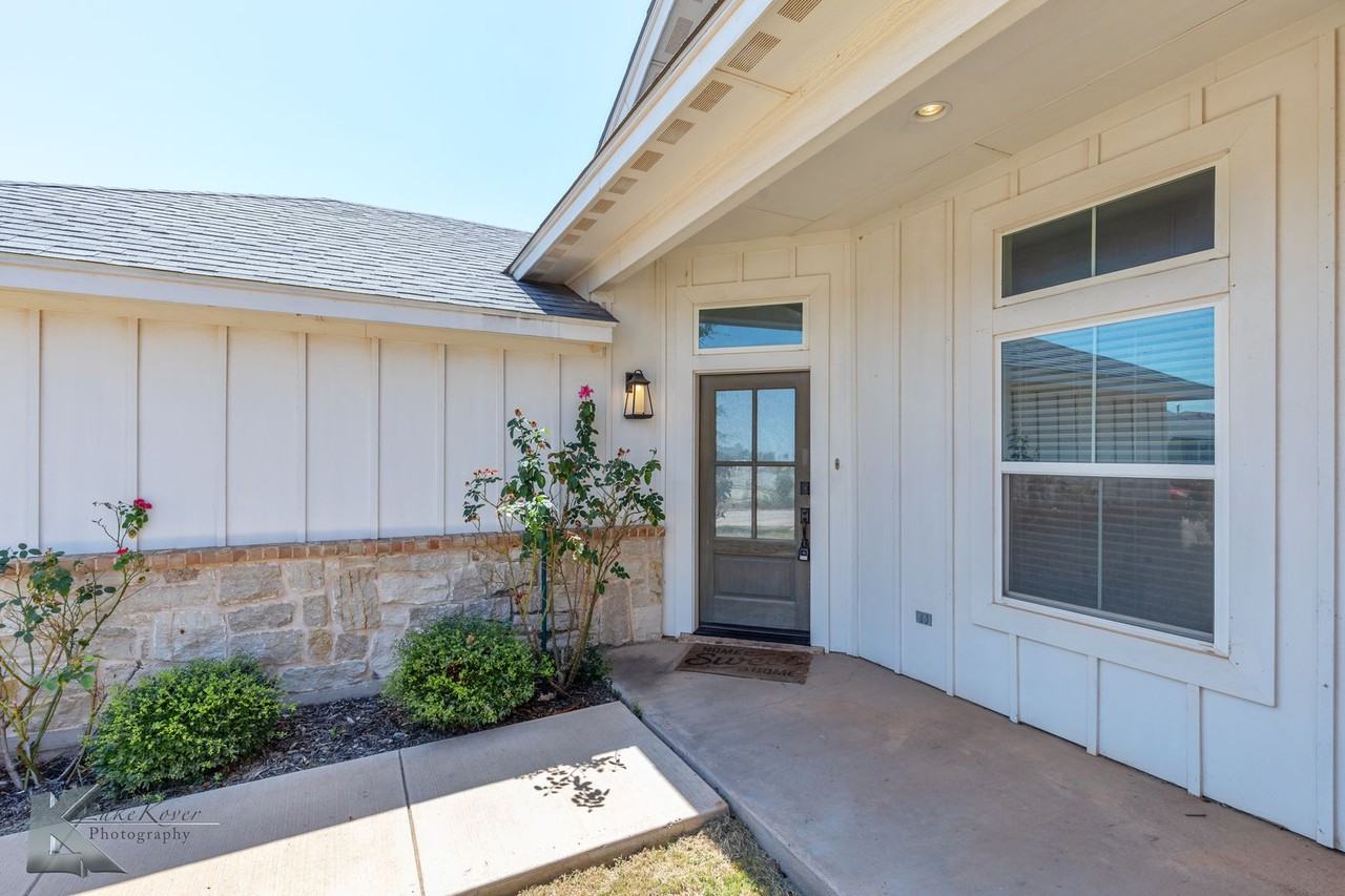 3804 Carrera Ln - Photo 3 of 30