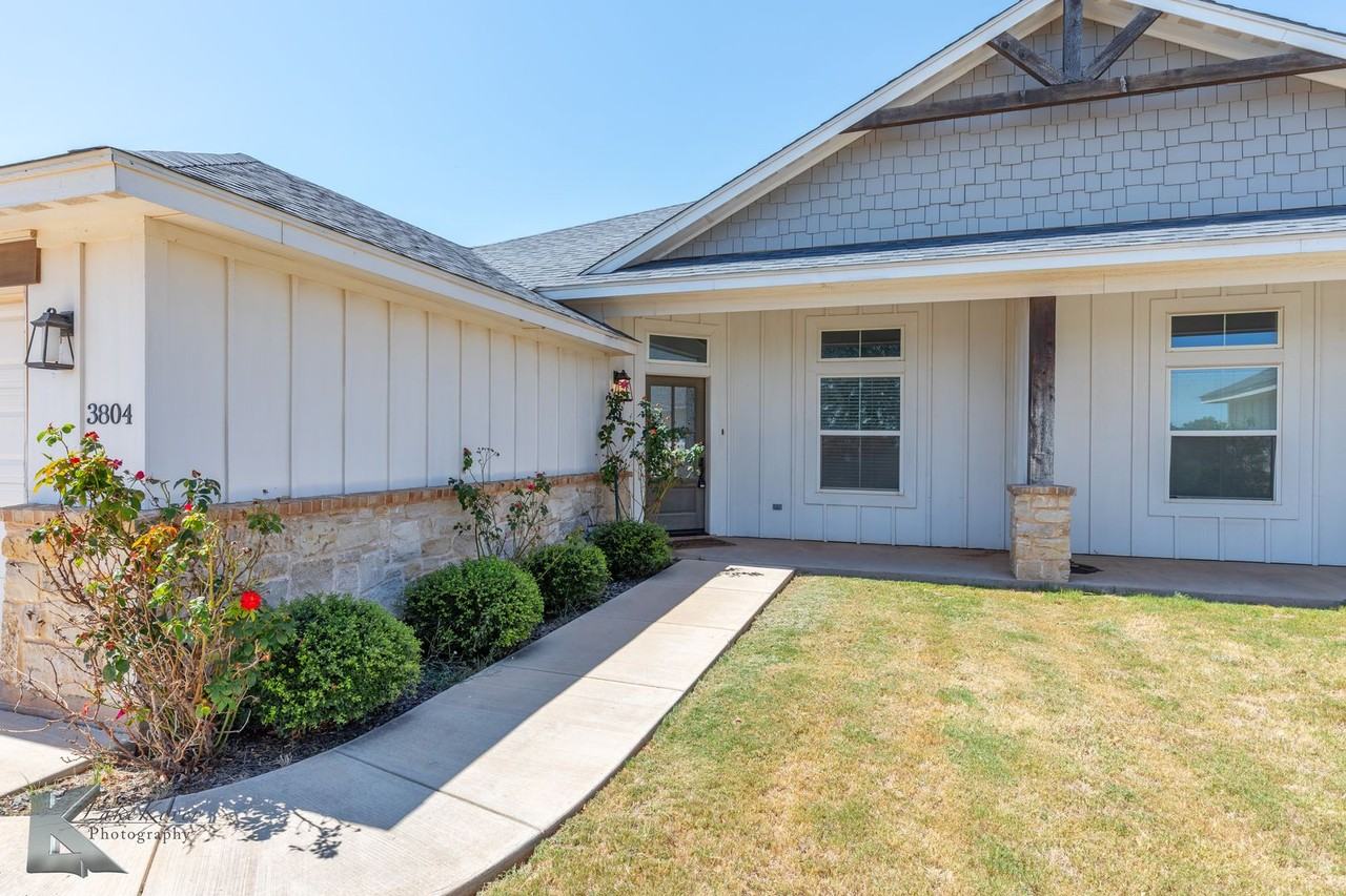 3804 Carrera Ln - Photo 4 of 30