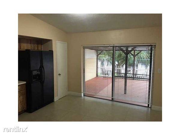 11624 SW 123rd Ave - Photo 3 of 15