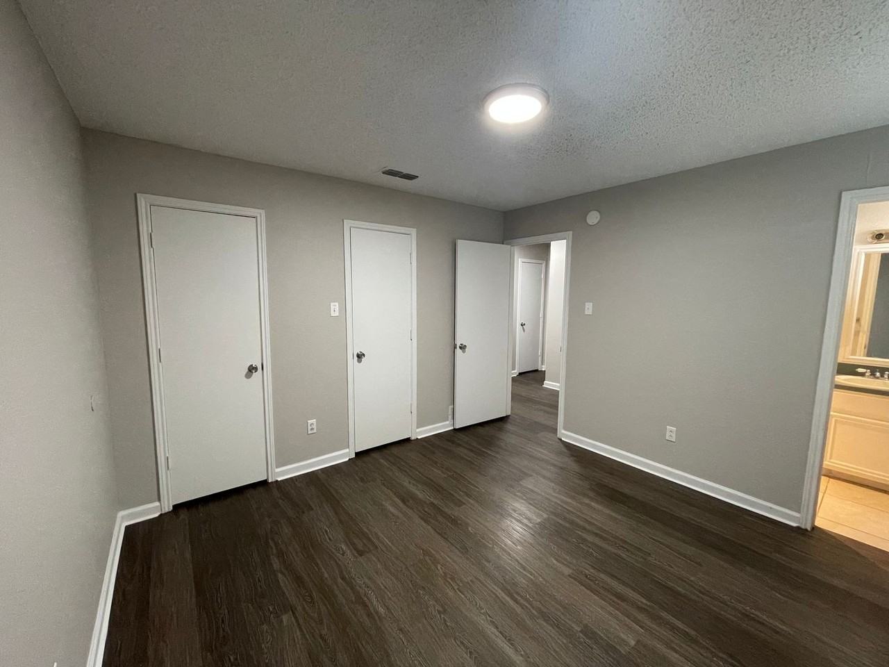 4638 Erskine St - Photo 7 of 13