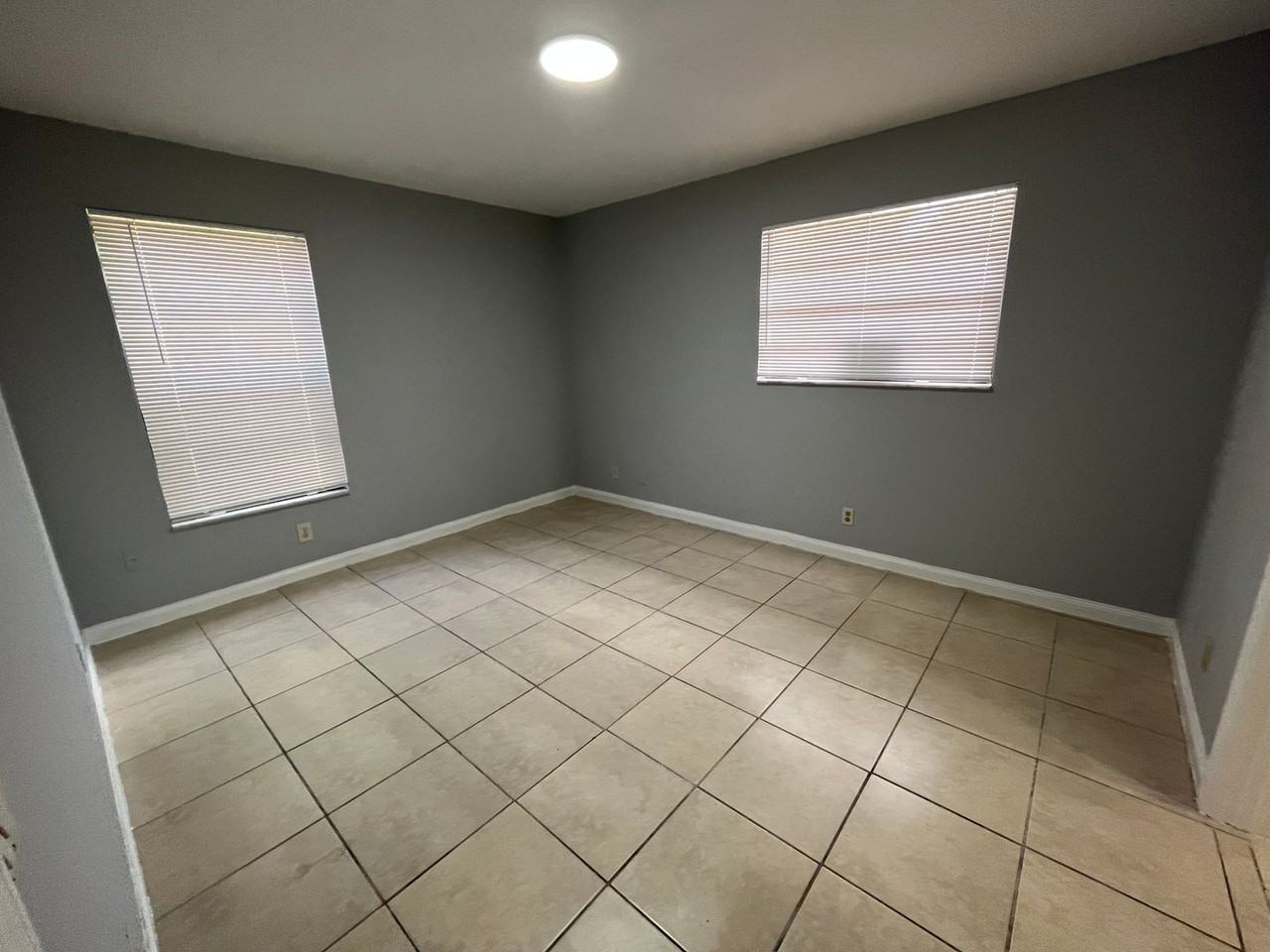 4265 Narcissus Avenue - Photo 7 of 11