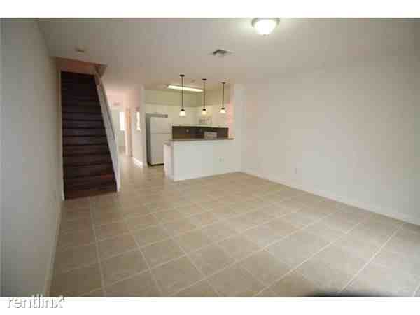 8440 SW 150th Ave - Photo 2 of 15