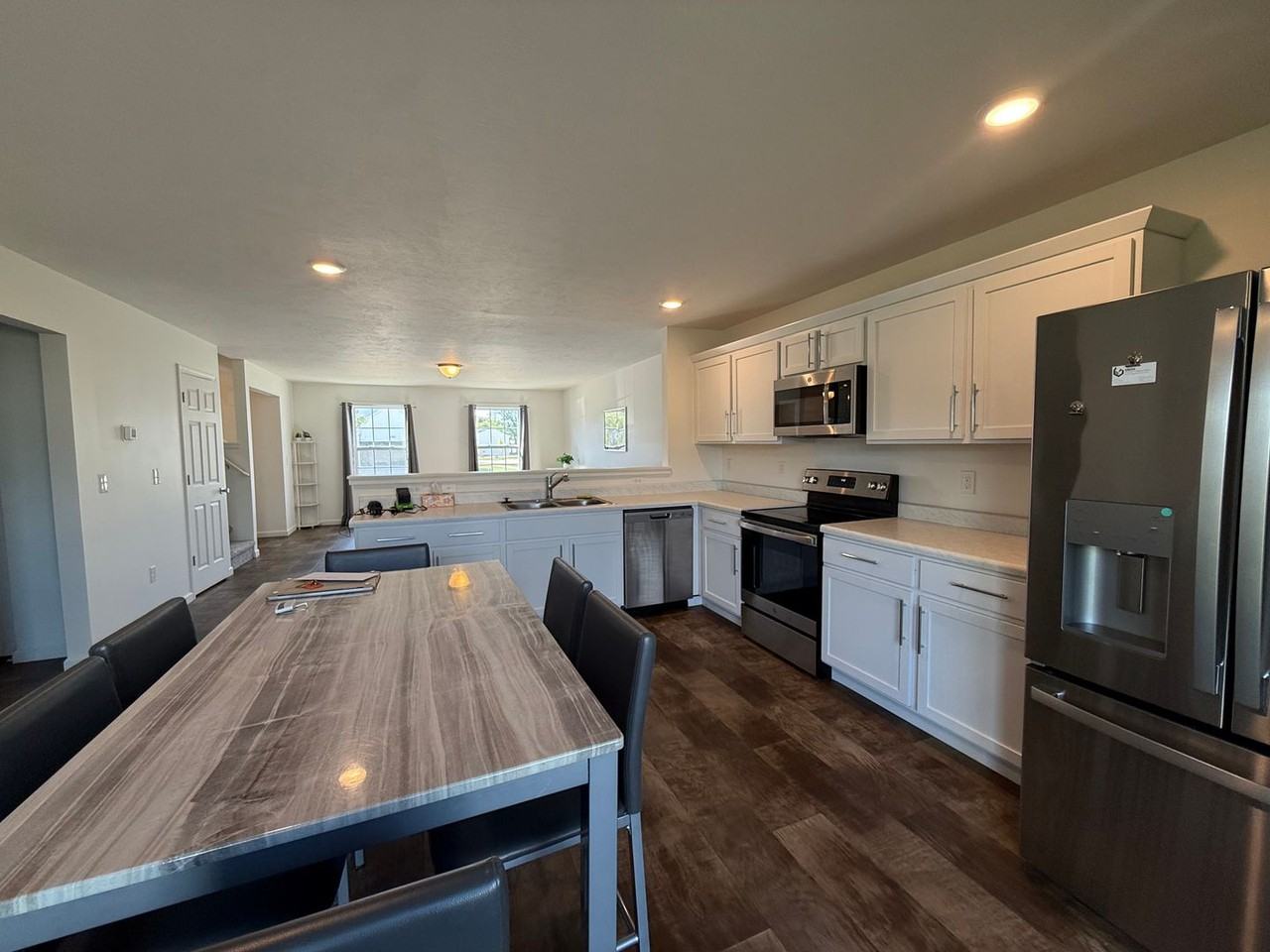 10906 Constant Dr - Photo 2 of 28