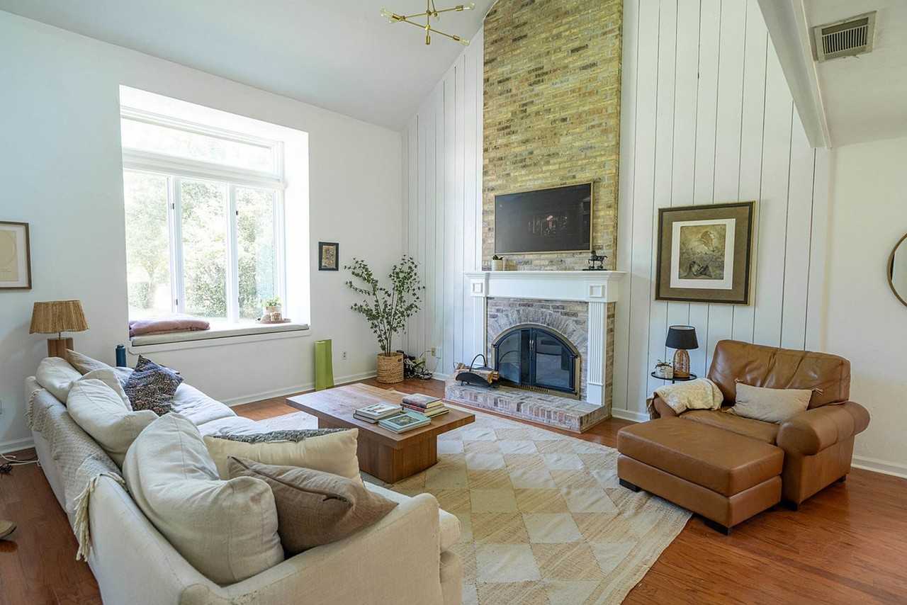 3724 Longchamp Cir - Photo 3 of 50