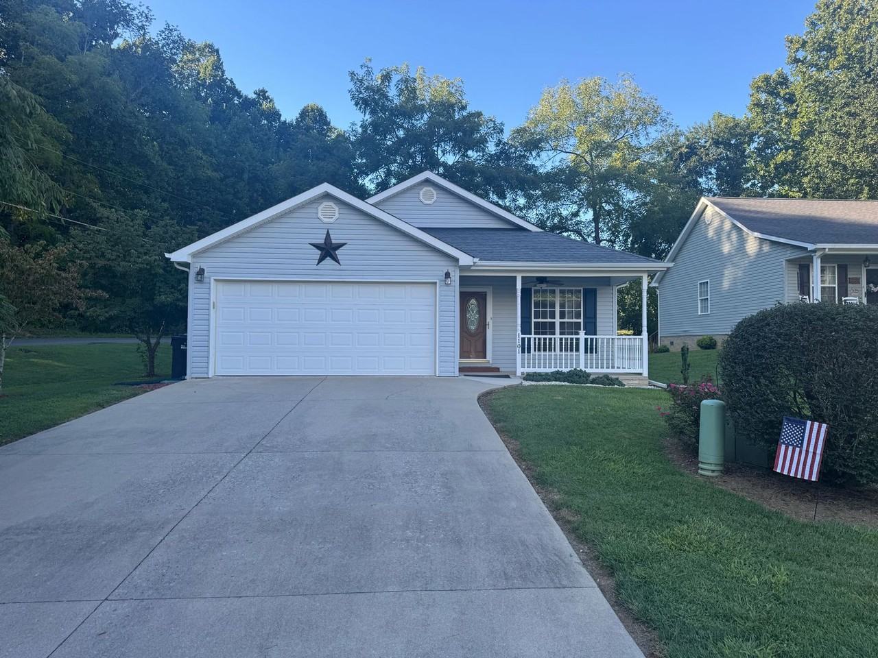 1101 Robins Meadow Ln - Photo 2 of 19