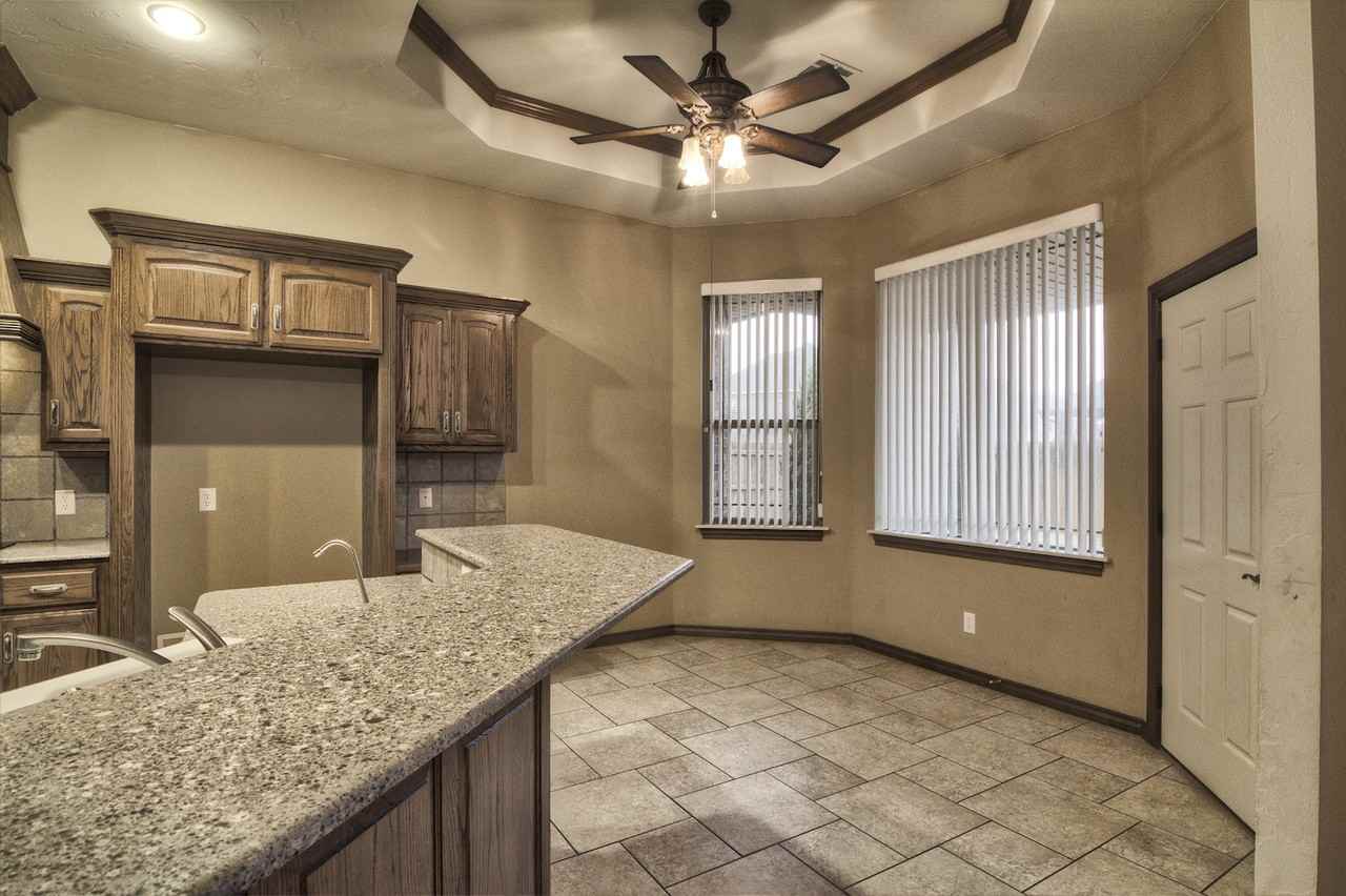 16241 Josiah Pl - Photo 4 of 39