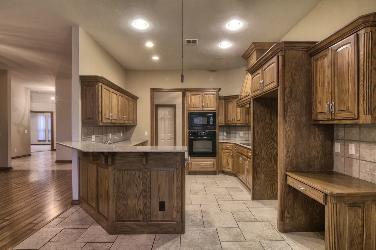 16241 Josiah Pl - Photo 5 of 39