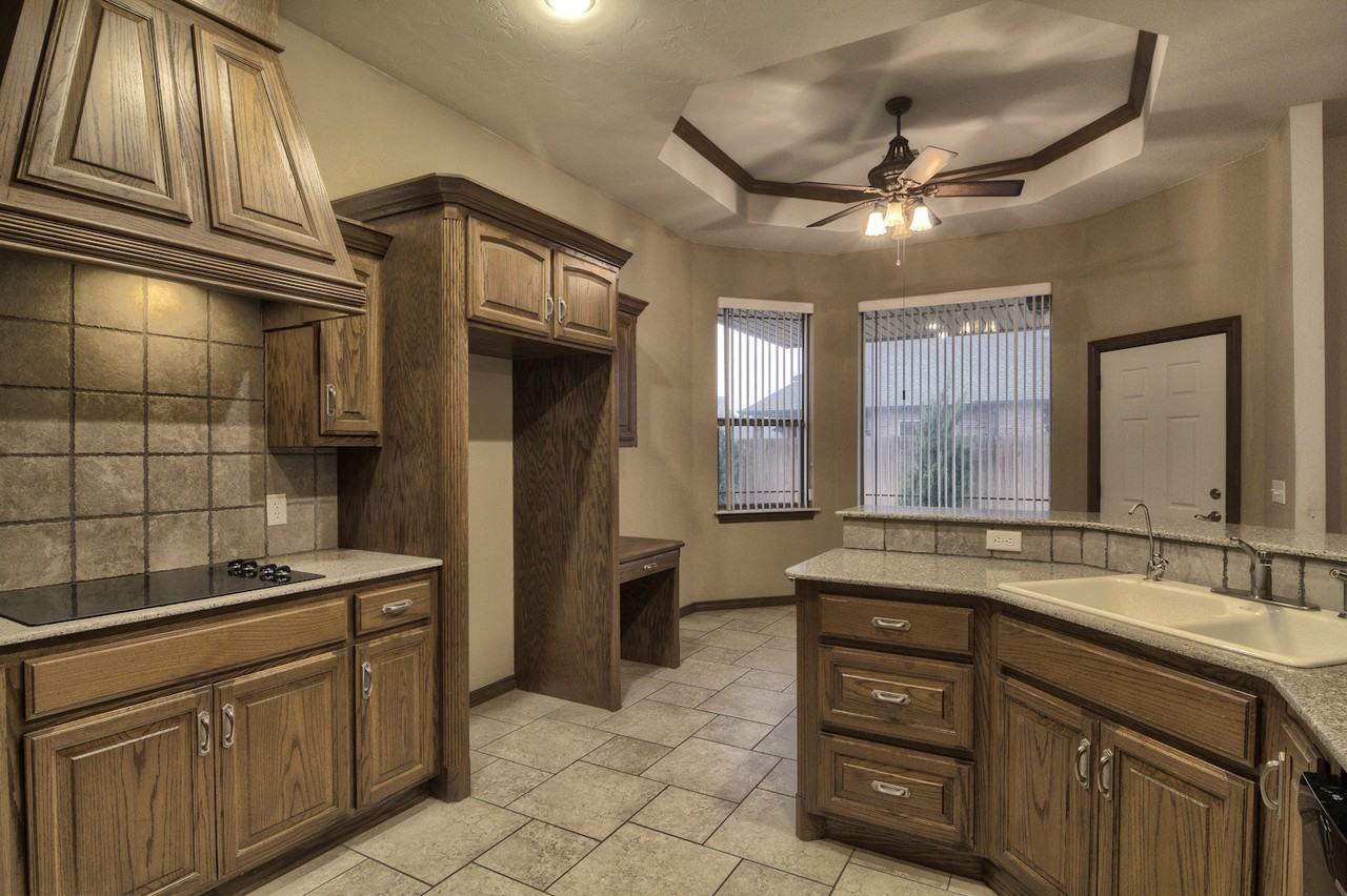 16241 Josiah Pl - Photo 6 of 39