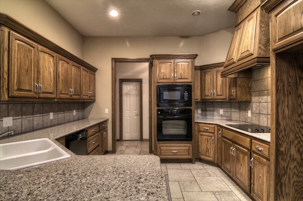 16241 Josiah Pl - Photo 7 of 39