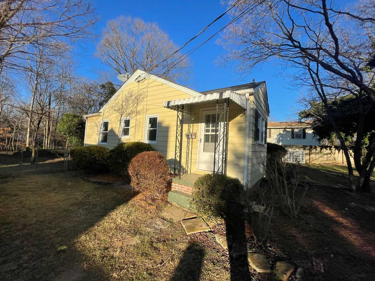 2224 W Cone Blvd - Photo 3 of 20