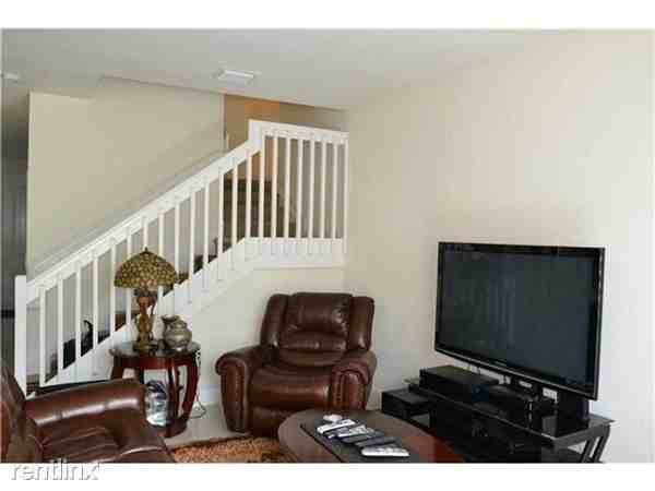 17422 SW 153rd Ct - Photo 2 of 13