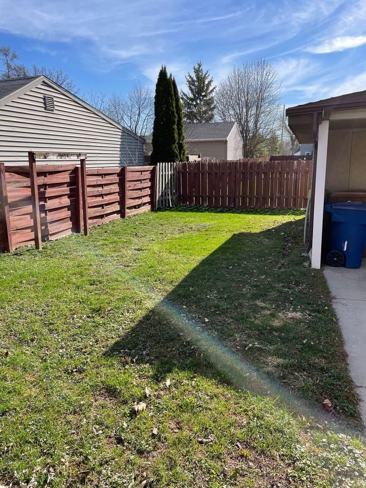 749 1/2 State St - Photo 3 of 15