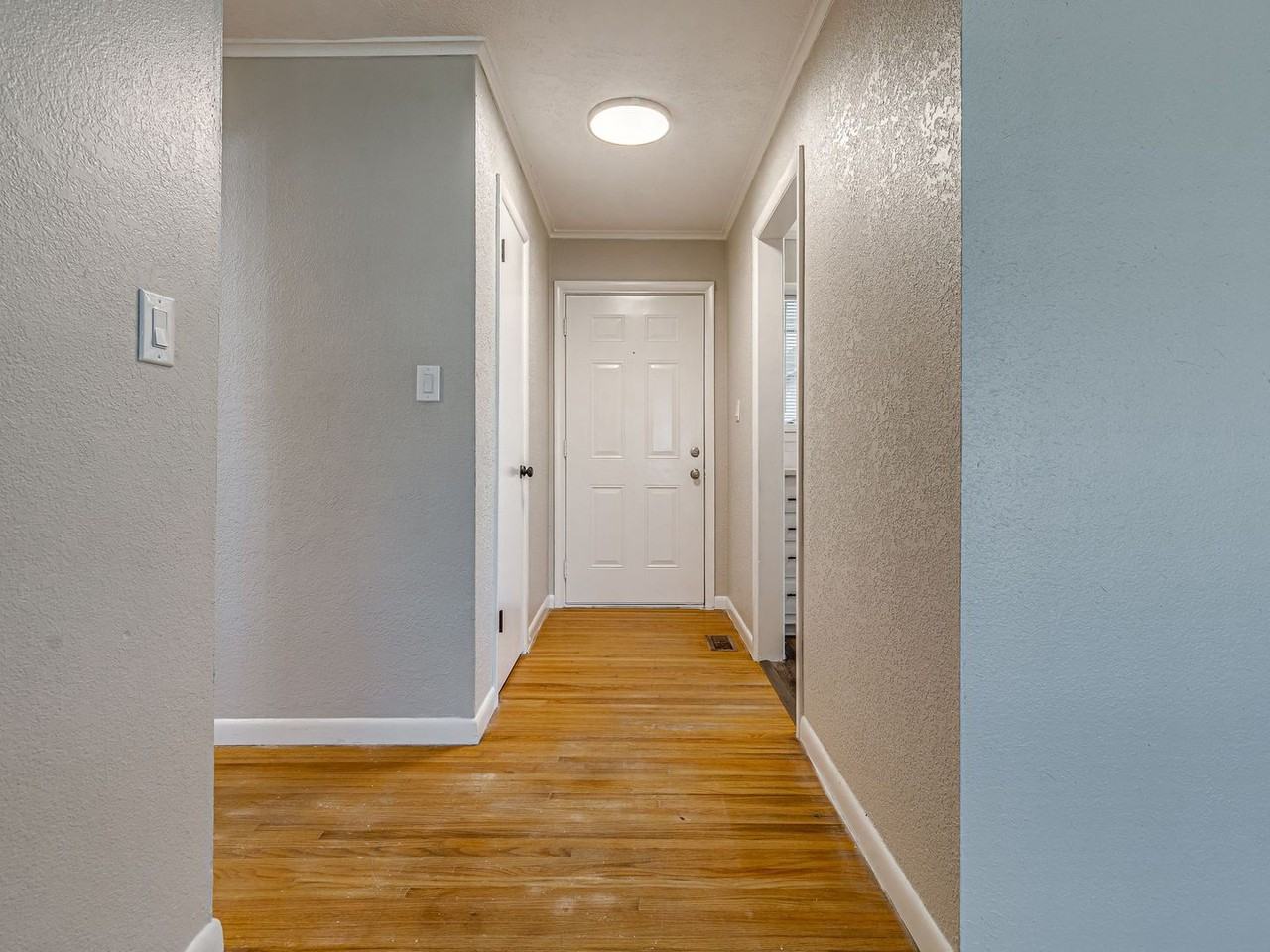 3909 East 51st Place - Photo 4 of 32