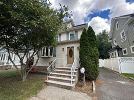 featured image of 321 Hemlock St