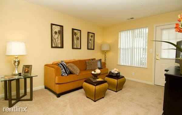 Runaway Bay Apartments - Photo 3 of 8