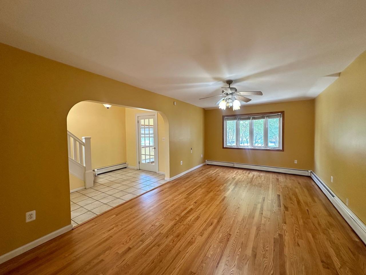 321 Hemlock St - Photo 2 of 16