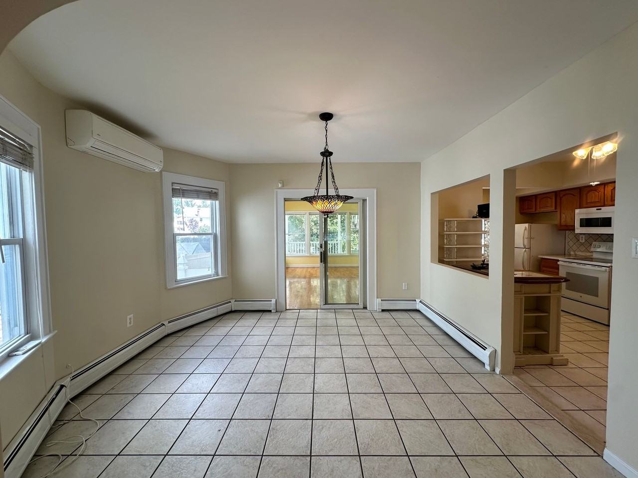 321 Hemlock St - Photo 3 of 16