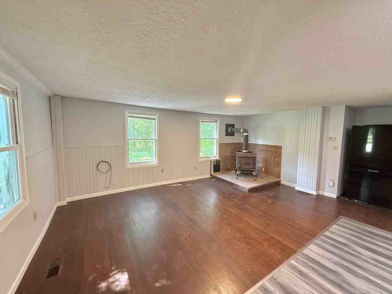 3838 Dewey Rd - Photo 3 of 12