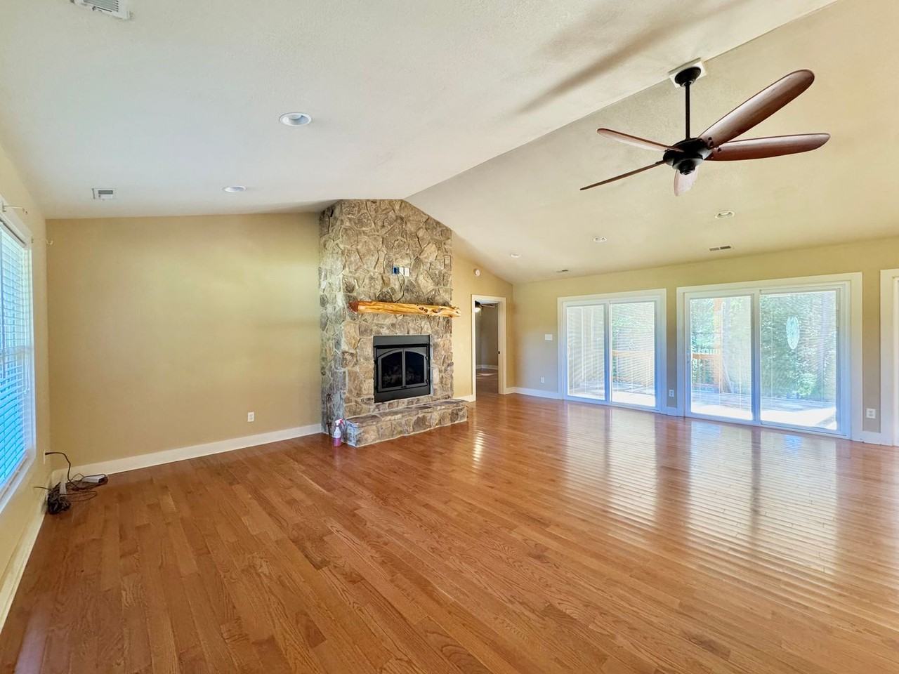 10246 Robinson Ferry Rd - Photo 2 of 17