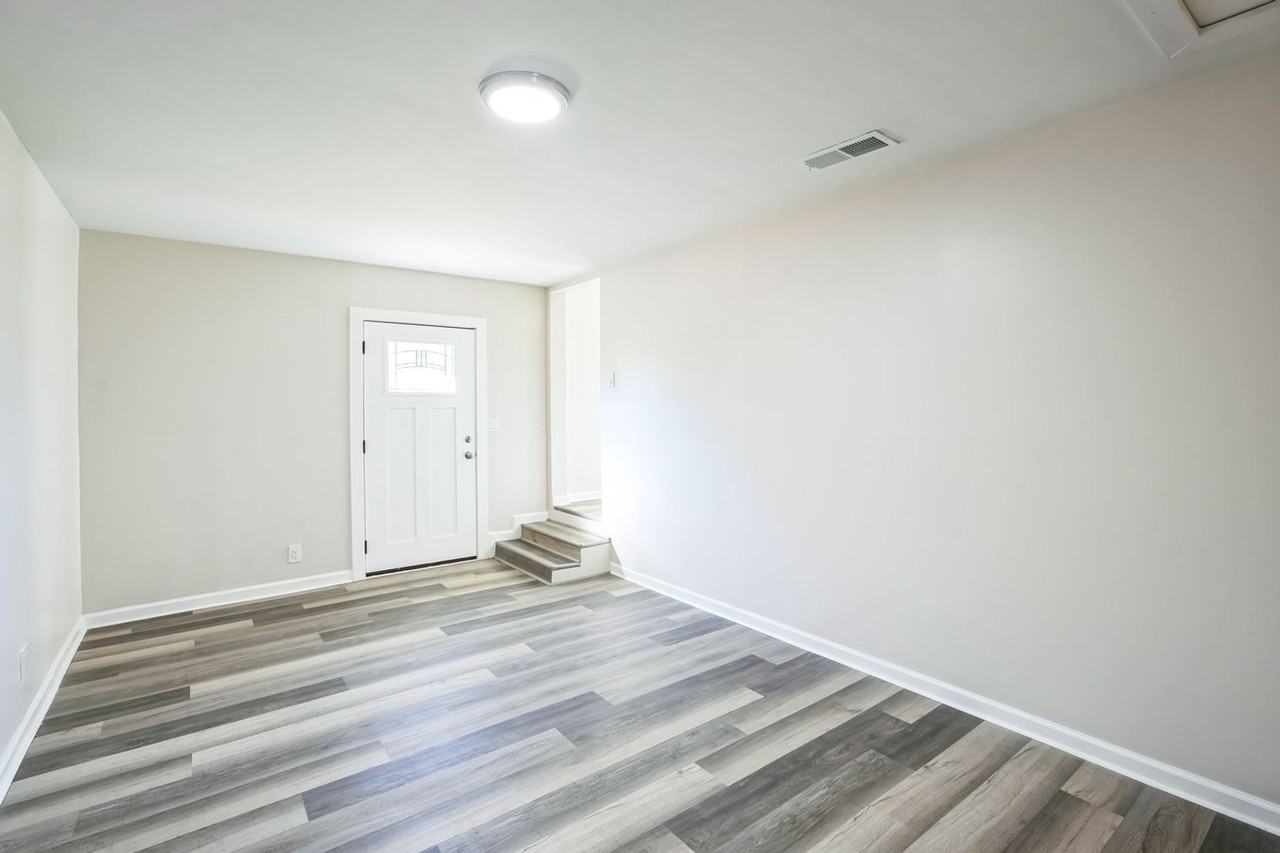 309 Lagrange St - Photo 6 of 29