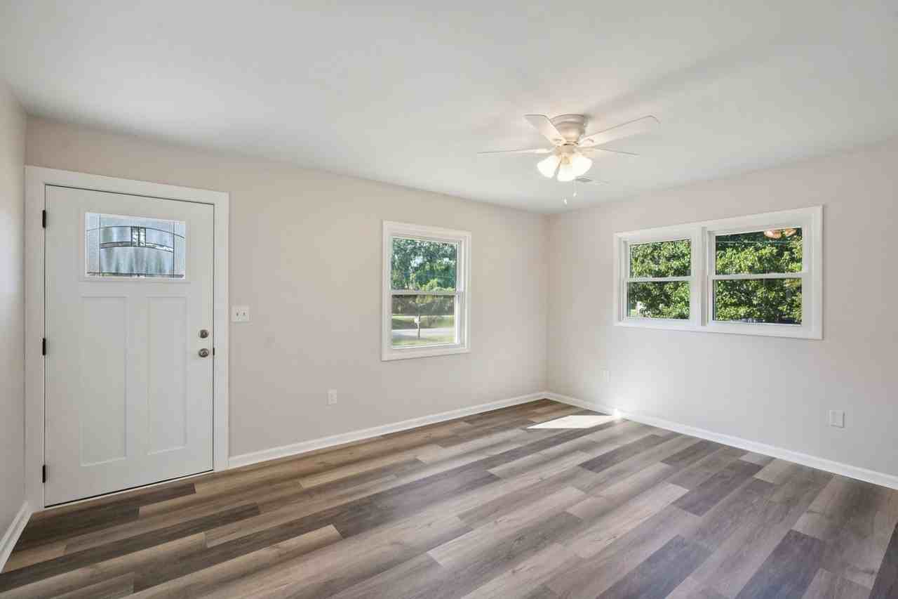 309 Lagrange St - Photo 5 of 29