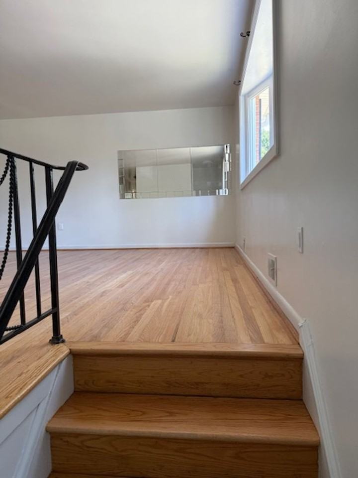 11307 Trafalgar Ct - Photo 2 of 22