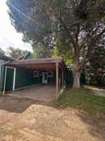 featured image of 2000 8th St Nw