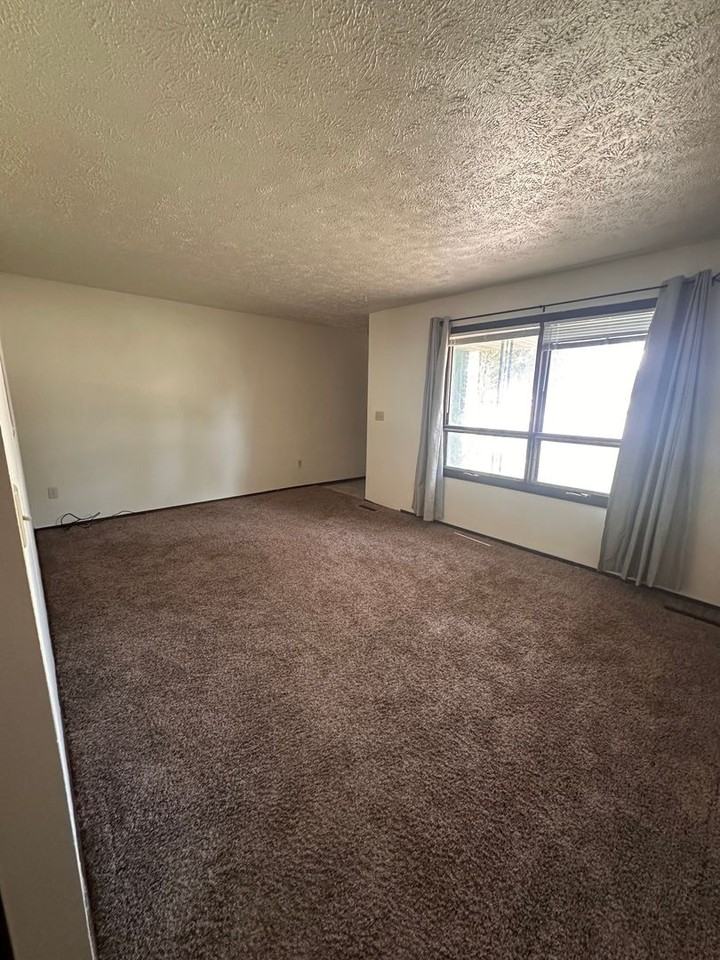 2000 8th St Nw - Photo 5 of 14