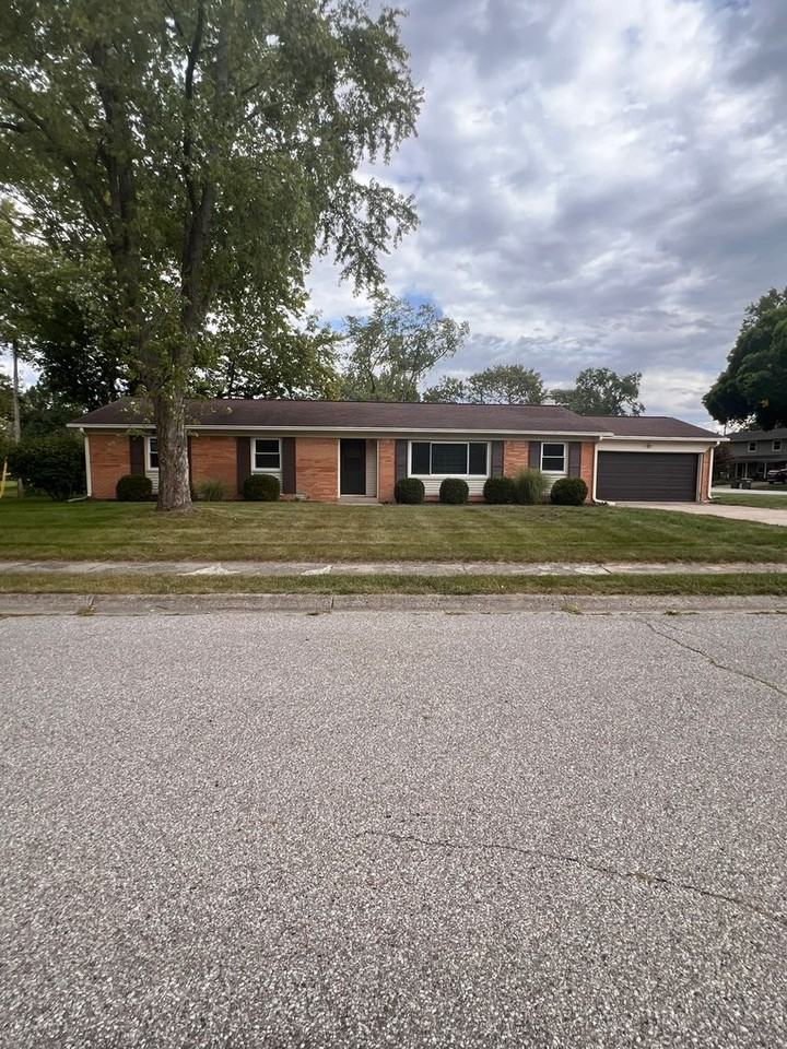 2700 Cambridge St - Photo 2 of 17